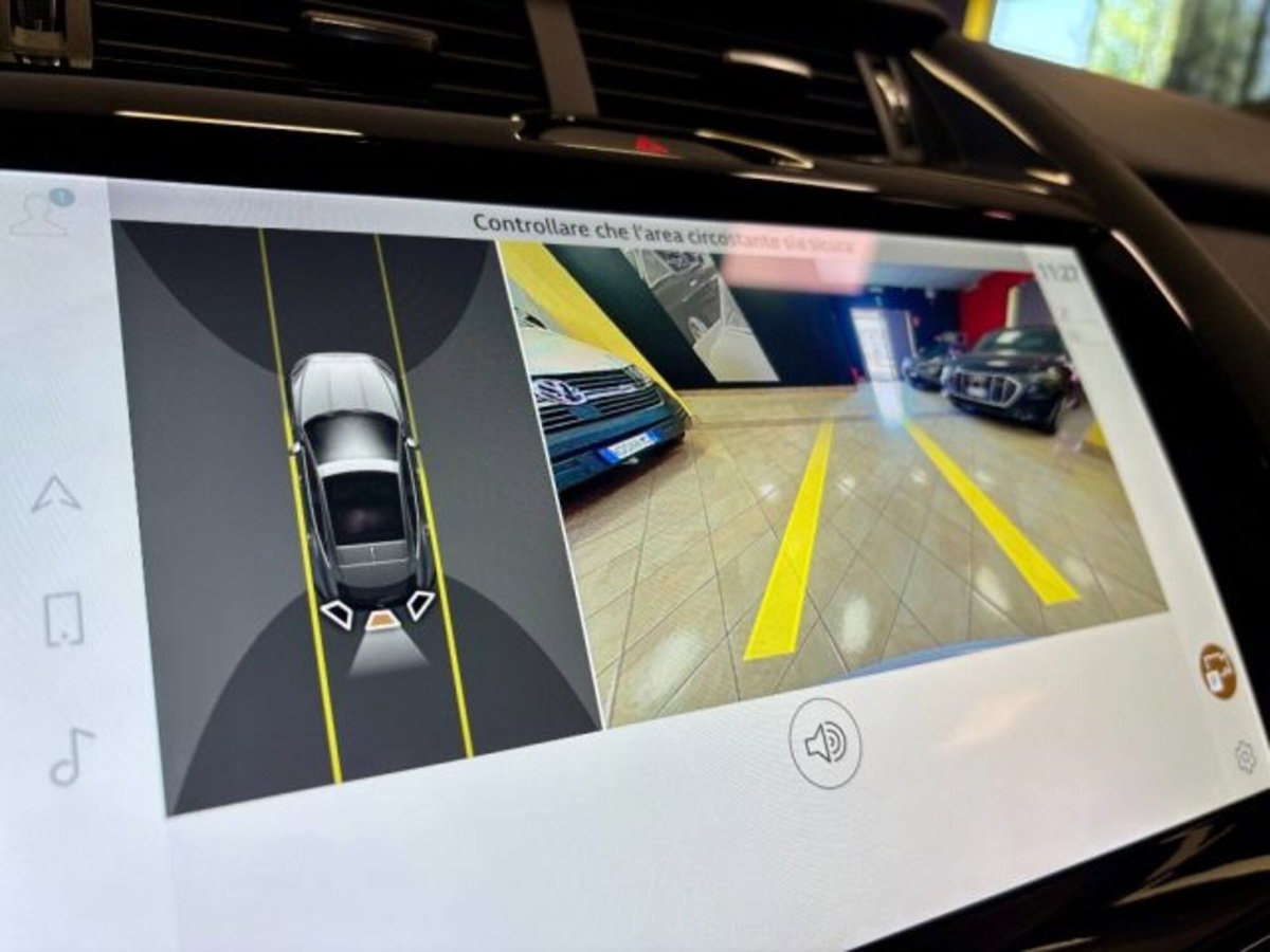 Jaguar E-Pace 2.0D I4 163 CV AWD Auto (14)