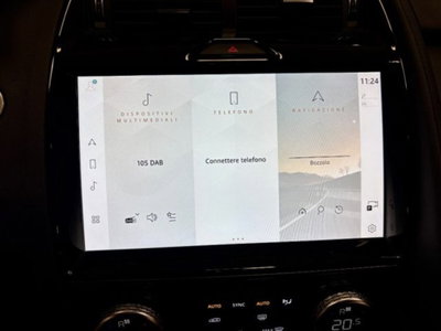 Jaguar E-Pace 2.0D I4 163 CV AWD Auto (15)