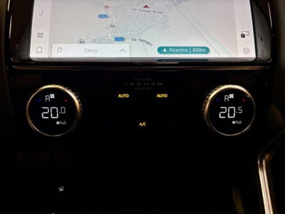 Jaguar E-Pace 2.0D I4 163 CV AWD Auto (18)