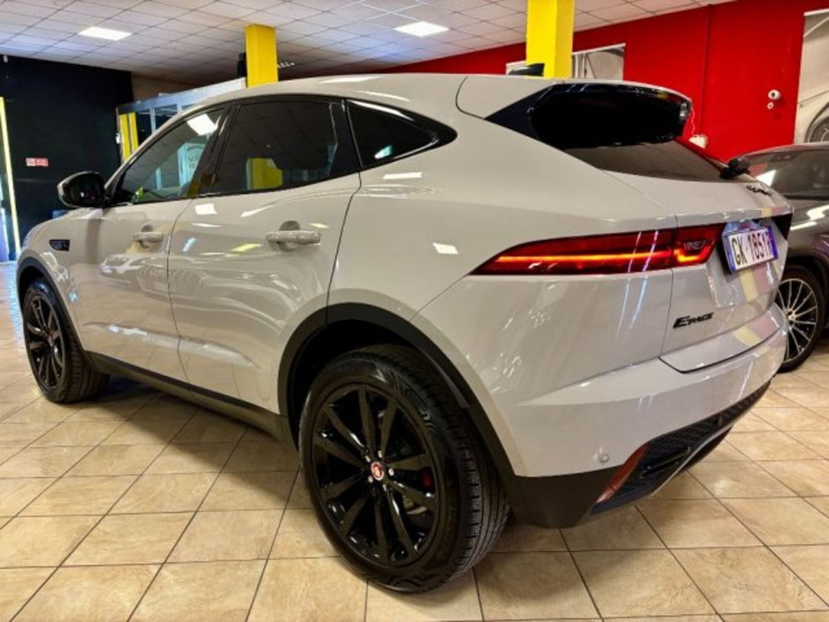 Jaguar E-Pace 2.0D I4 163 CV AWD Auto (7)