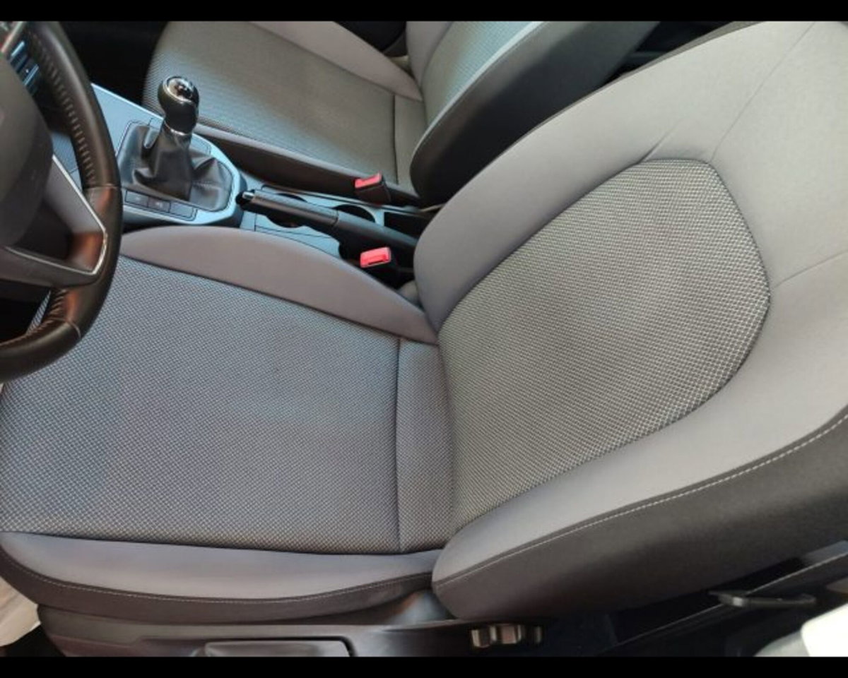 SEAT Arona 1.0 TGI Style (6)