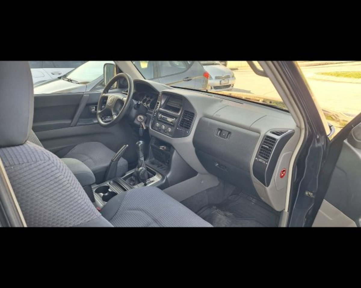 Mitsubishi Pajero 3.2 16V DI-D 3p. GLX (10)