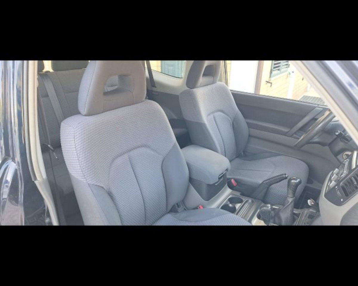 Mitsubishi Pajero 3.2 16V DI-D 3p. GLX (14)