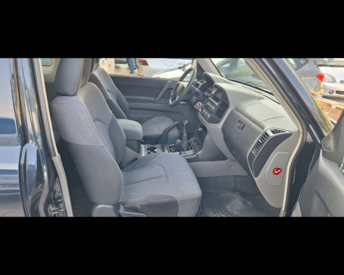 Mitsubishi Pajero 3.2 16V DI-D 3p. GLX (9)