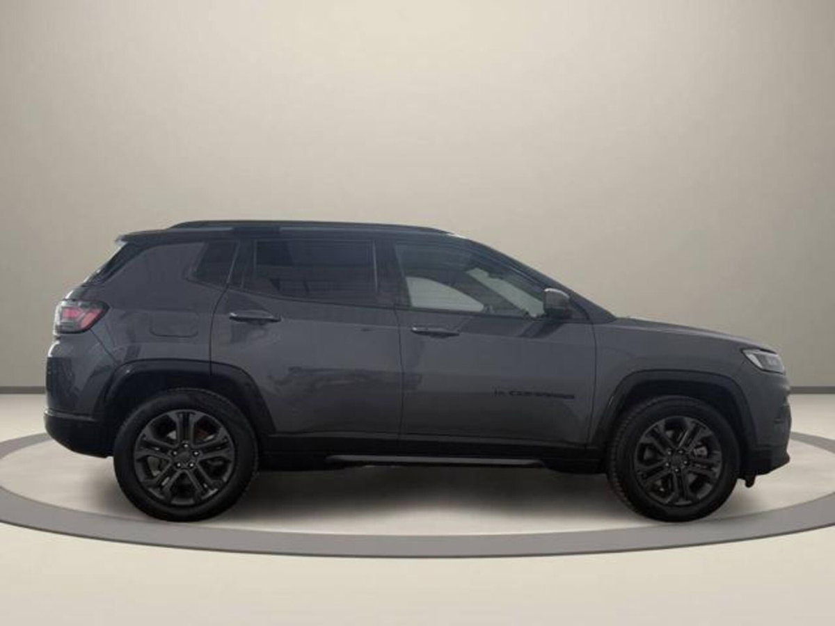 Jeep Compass 1.3 T4 190CV PHEV AT6 4xe 80° Anniversario (4)