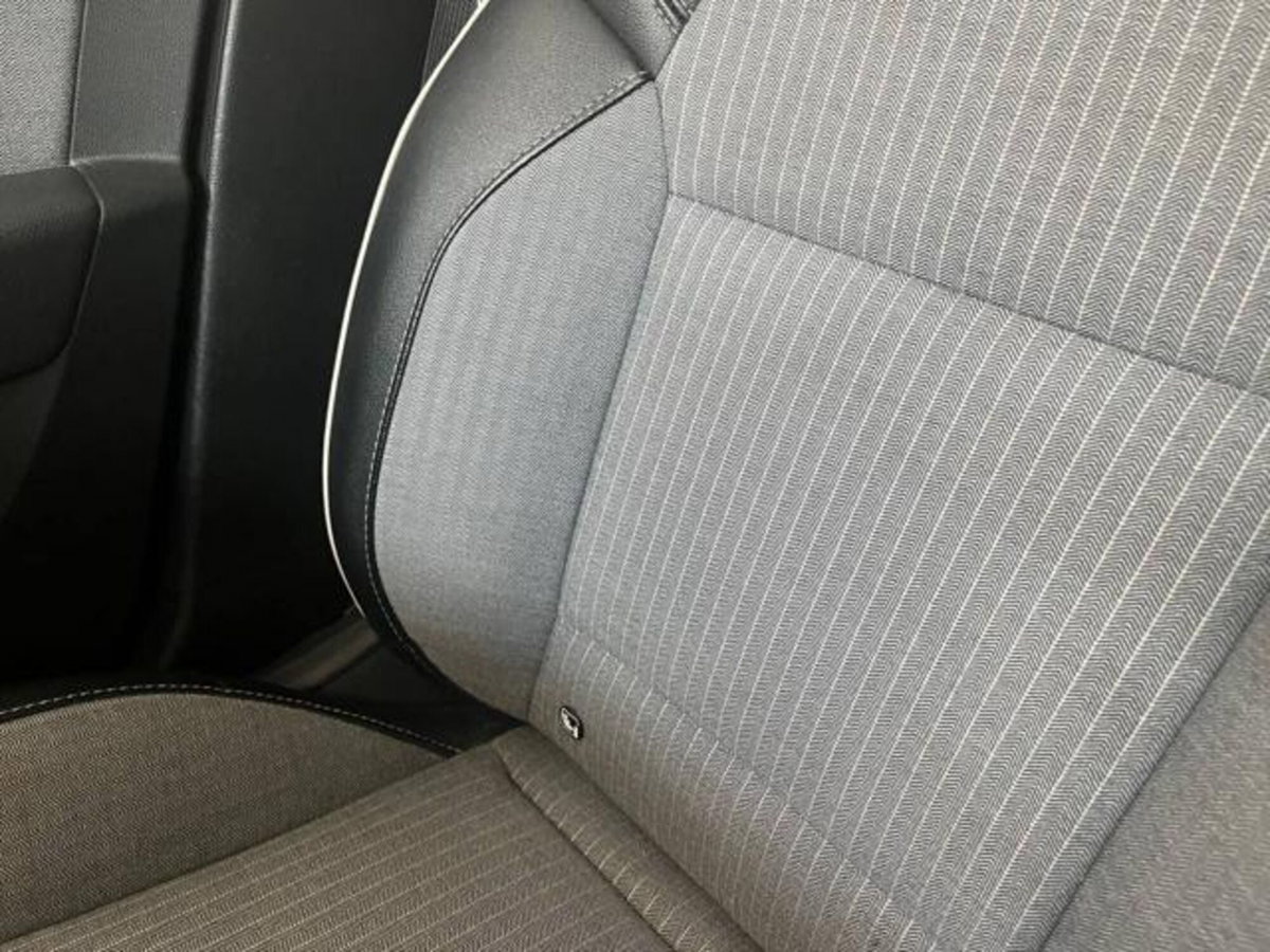 Renault Clio 1.0 tce Techno Gpl 100cv (10)