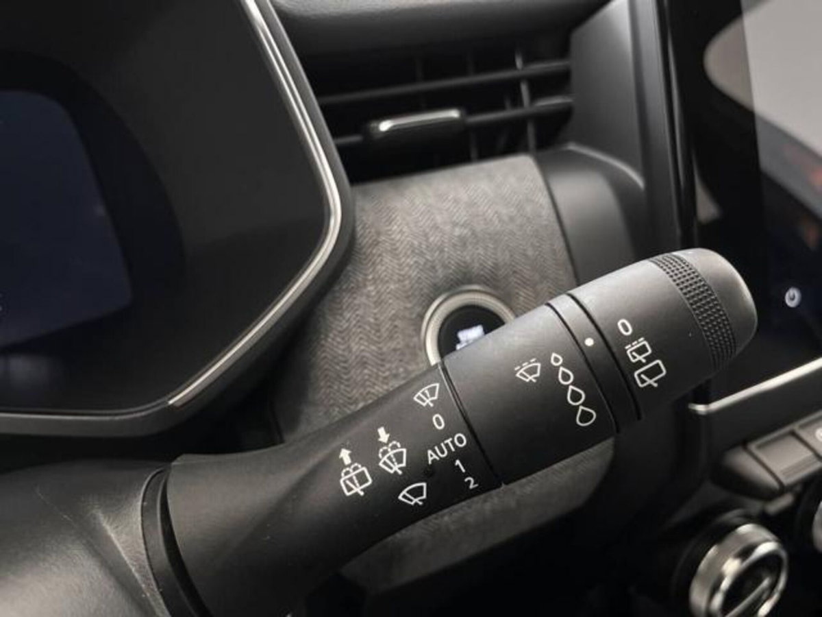 Renault Clio 1.0 tce Techno Gpl 100cv (15)