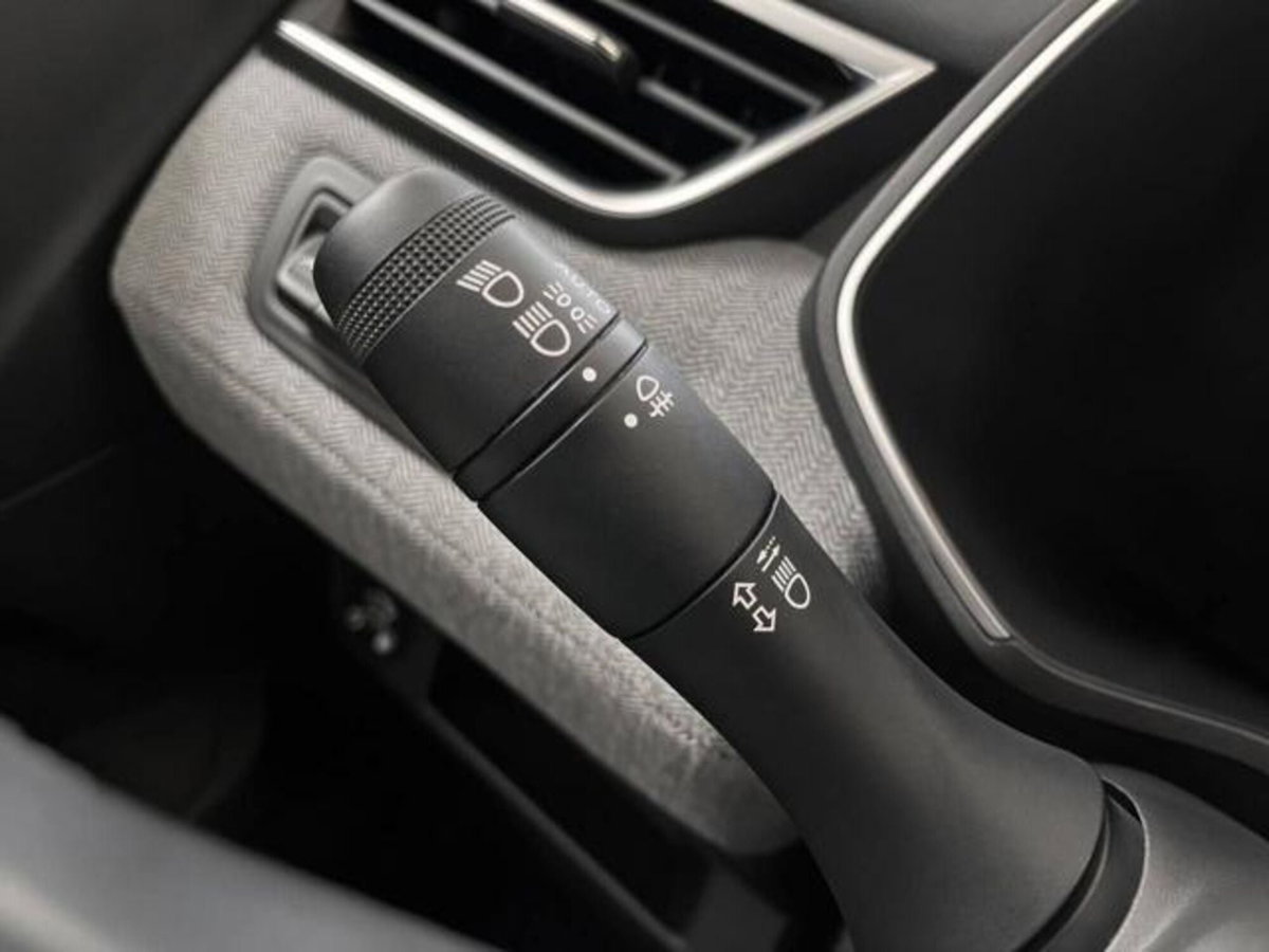 Renault Clio 1.0 tce Techno Gpl 100cv (16)