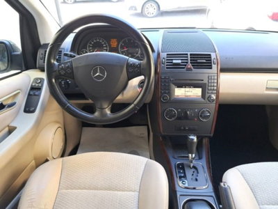 Mercedes-Benz Classe A 160 AUTOMATIC Special Edition (9)