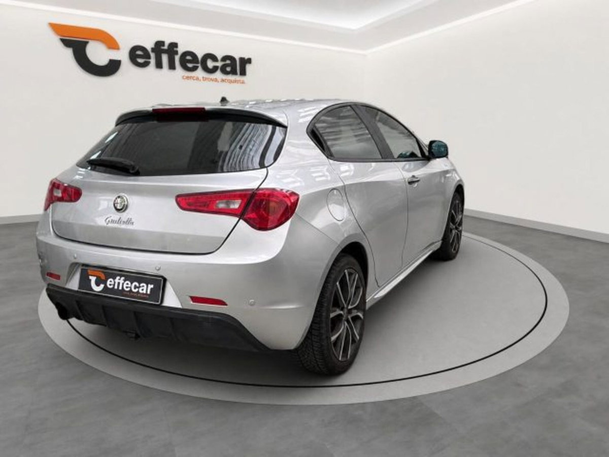 Alfa Romeo Giulietta 1.4 Turbo multiair Sprint 150cv (6)