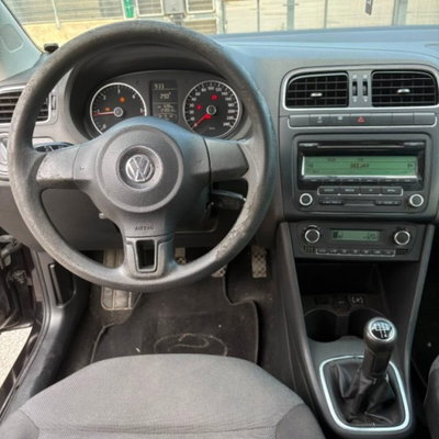 Volkswagen Polo 1.6 TDI DPF 5 porte Comfortline (9)