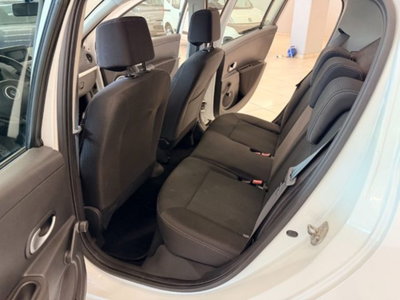 Renault Clio 1.2 16V 5 porte Luxe (10)