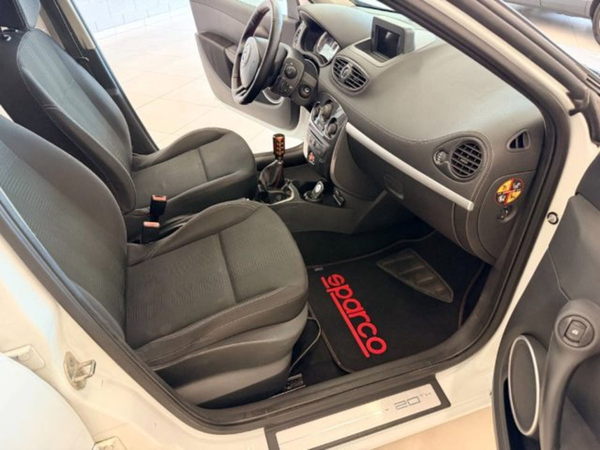 Renault Clio 1.2 16V 5 porte Luxe (13)