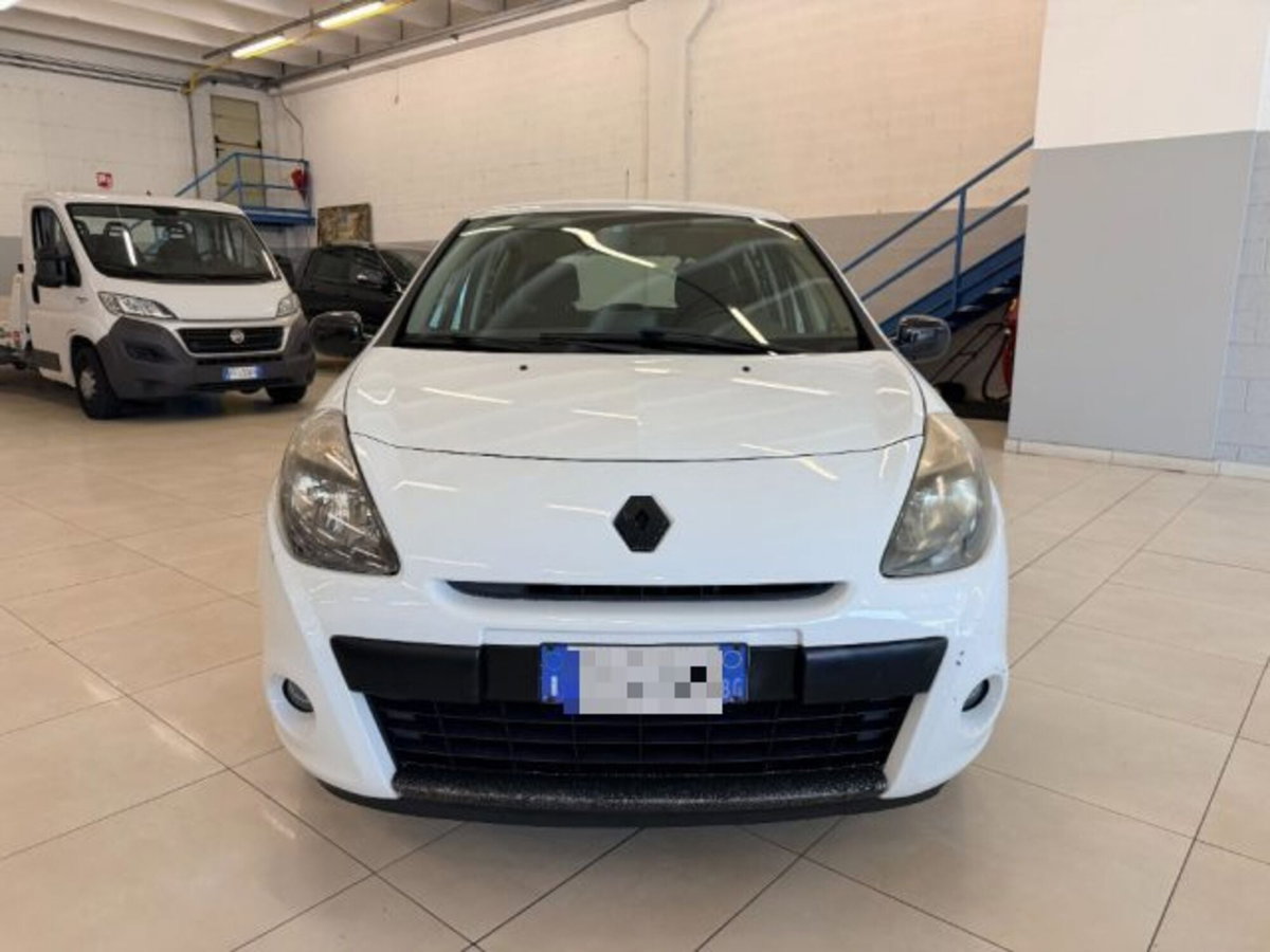 Renault Clio 1.2 16V 5 porte Luxe (2)