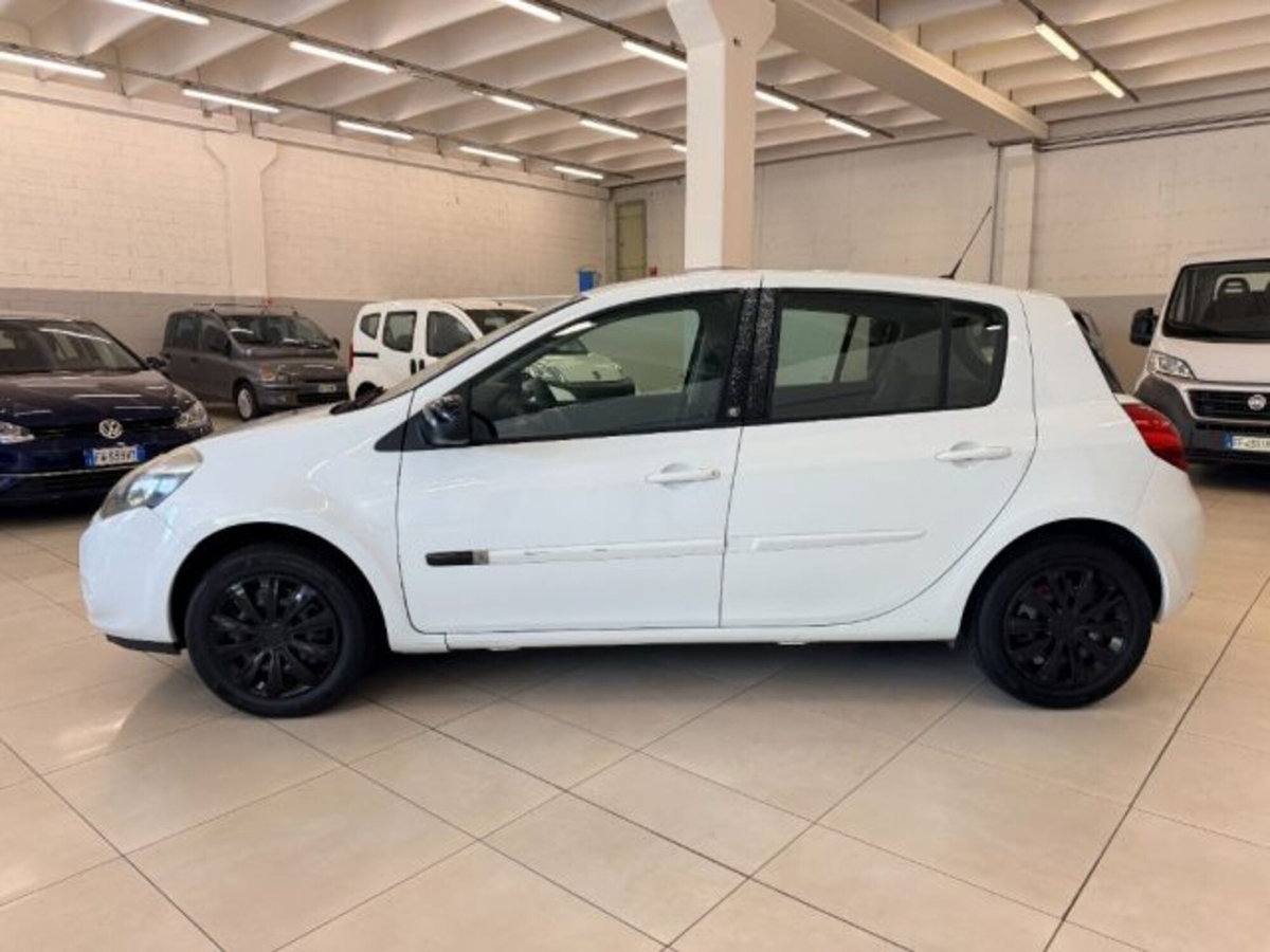 Renault Clio 1.2 16V 5 porte Luxe (8)