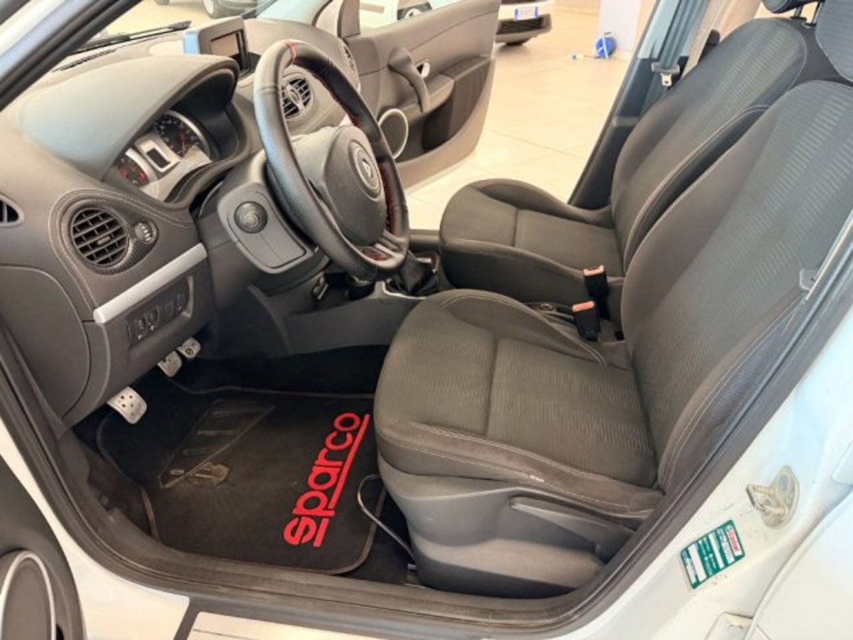 Renault Clio 1.2 16V 5 porte Luxe (9)
