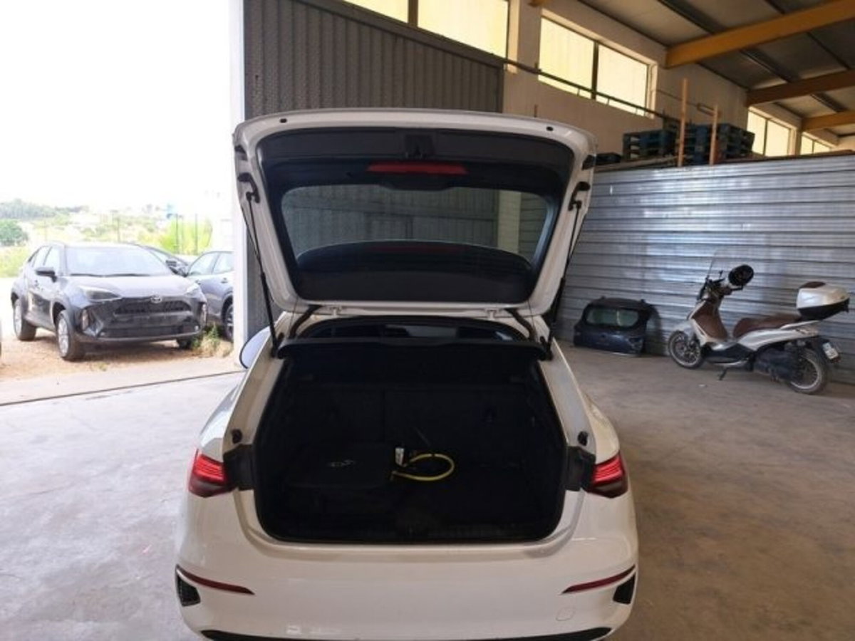 Audi A3 Sportback 40 TFSI e S tronic Business Advanced (8)
