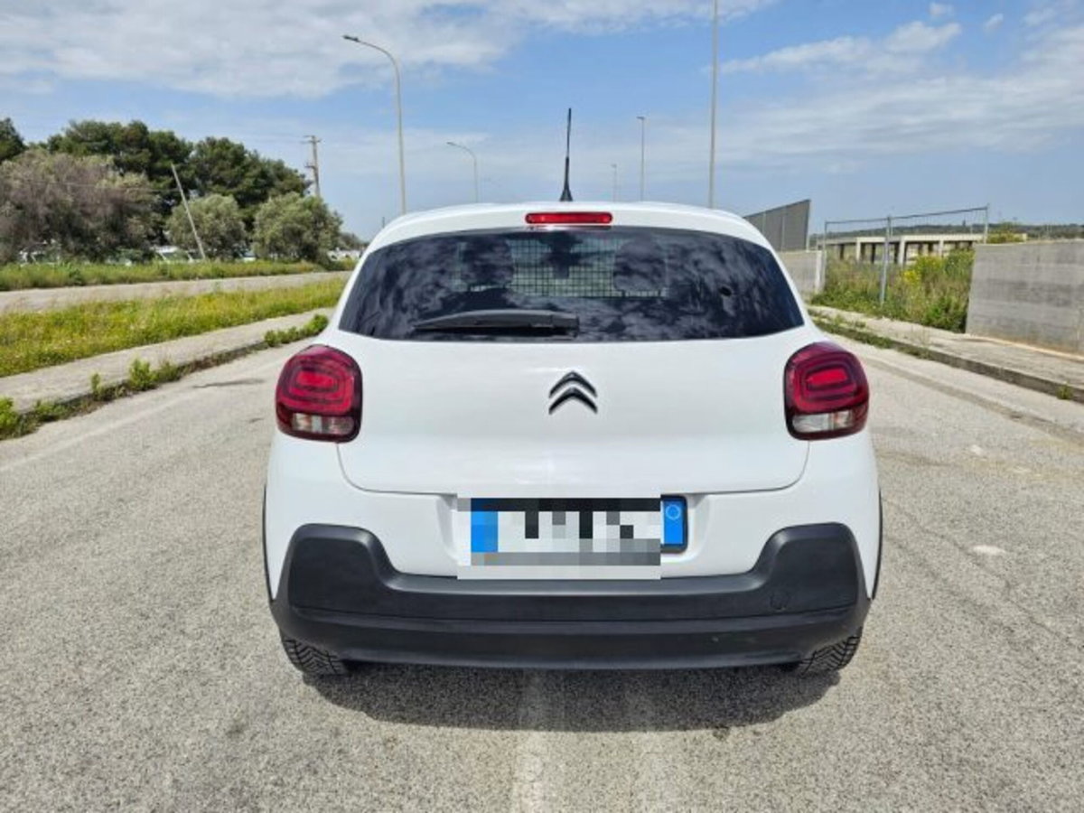 Citroen C3 BlueHDi 100 S&S Van Feel (6)