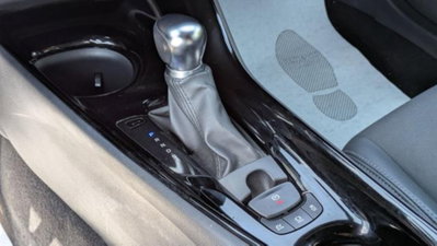 Toyota Toyota C-HR 1.8 Hybrid E-CVT Trend (13)
