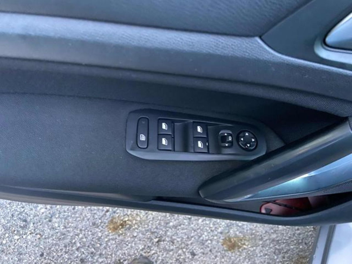 Peugeot 308 SW BlueHDi 120 S&S Active (11)
