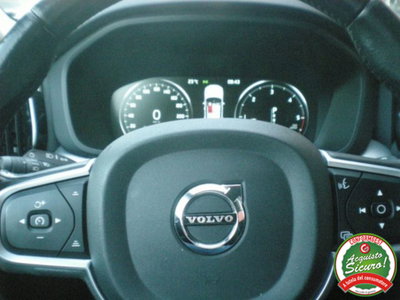 Volvo XC60 D4 Geartronic Momentum Pro (18)