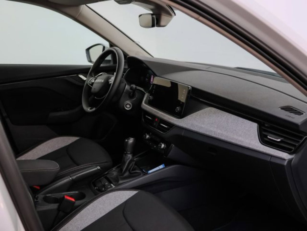 Skoda Kamiq 1.0 tsi Selection 115cv (10)