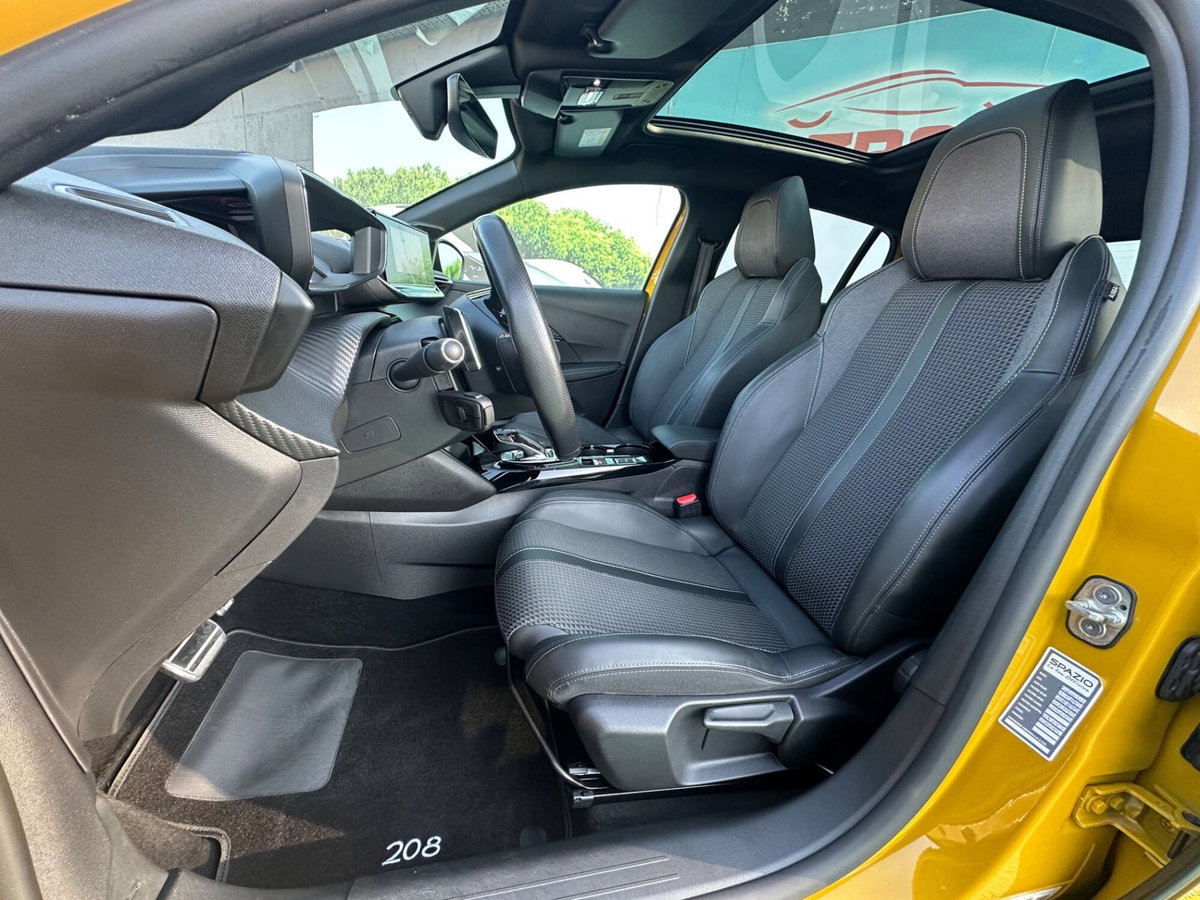 Peugeot 208 PureTech 130 Stop&Start EAT8 5 porte GT Line (7)