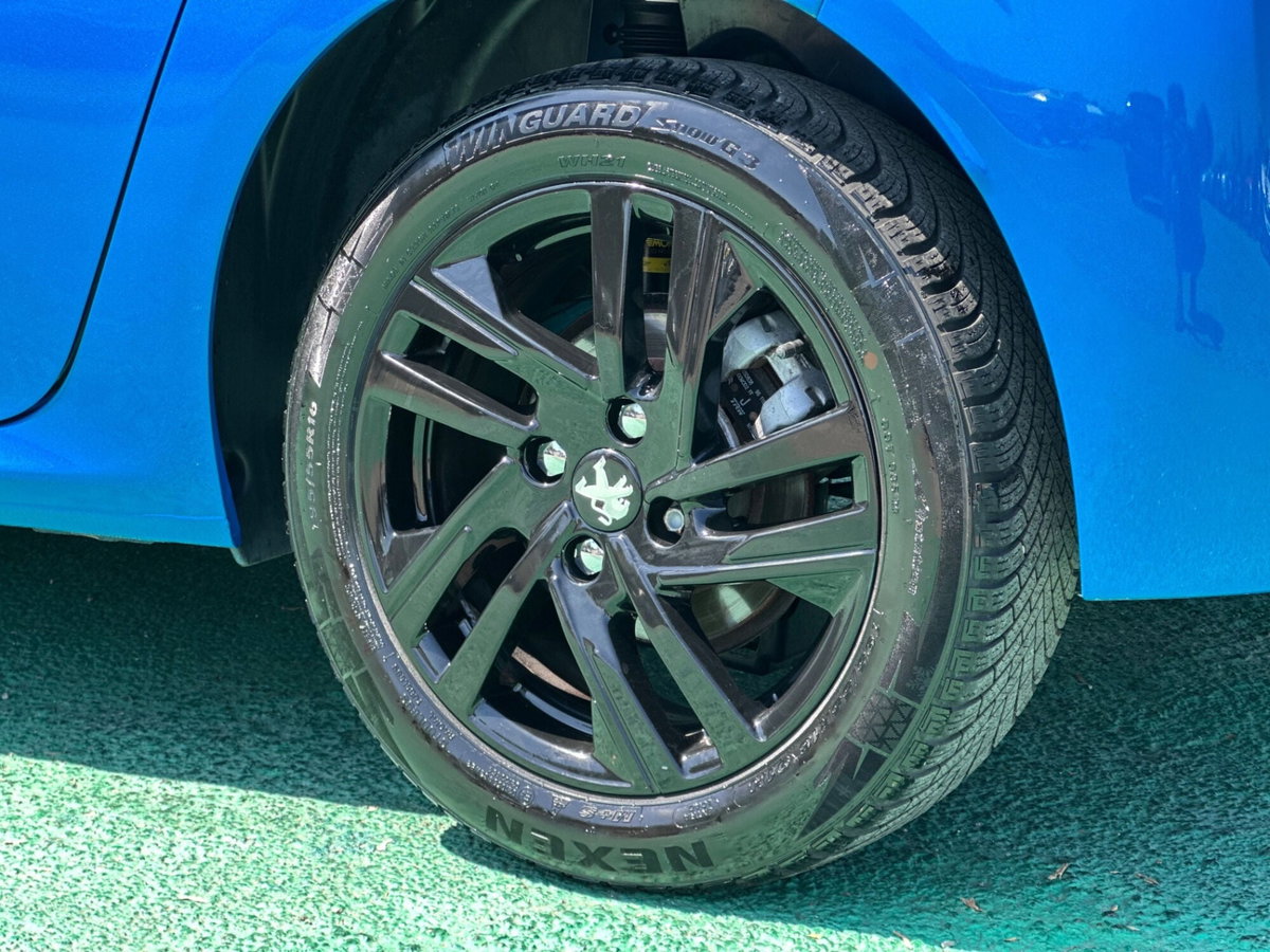 Peugeot 208 PureTech 100 Stop&Start 5 porte Allure (5)