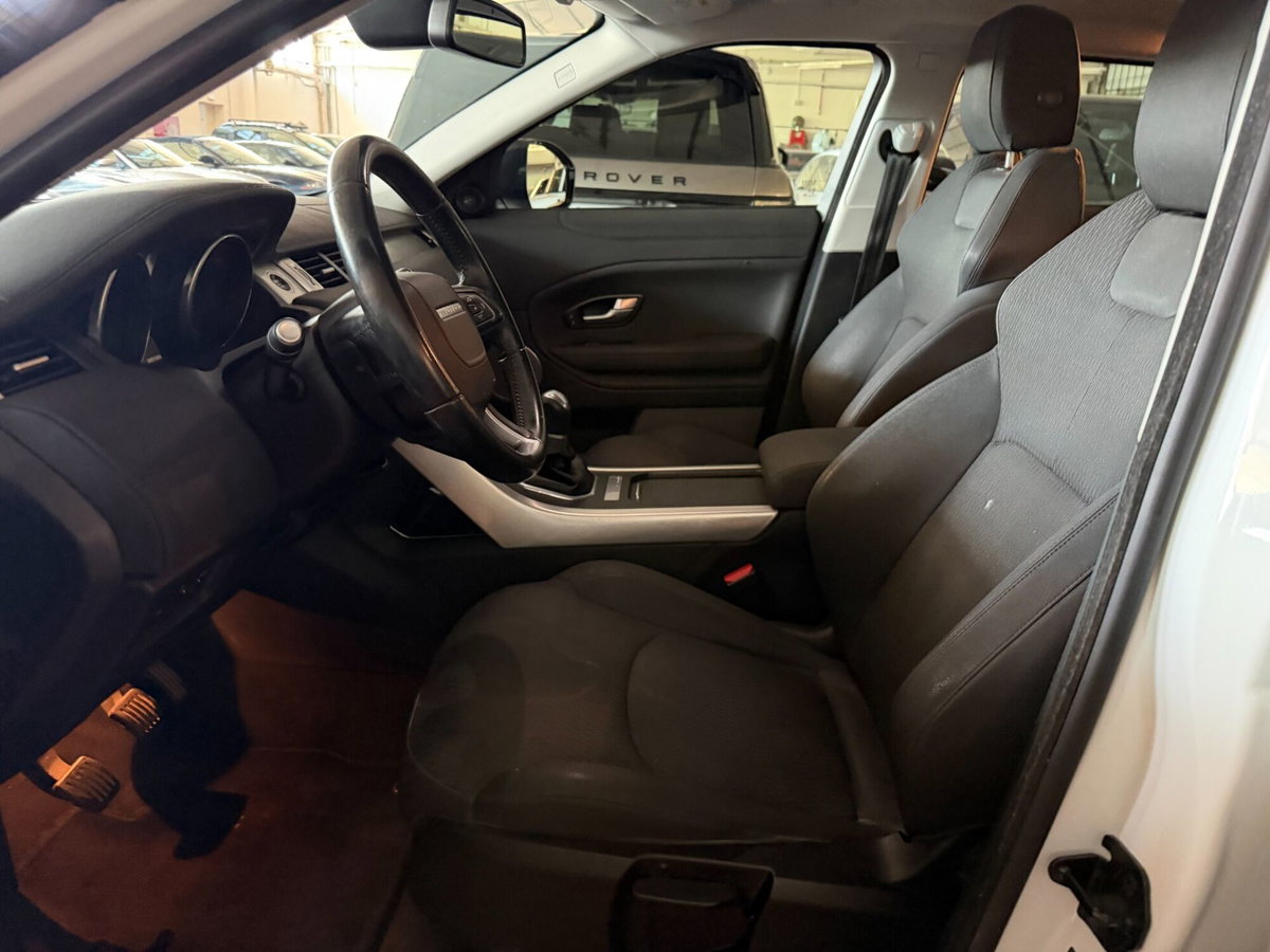 Land Rover Range Rover Evoque 2.0 eD4 5p. Pure (5)