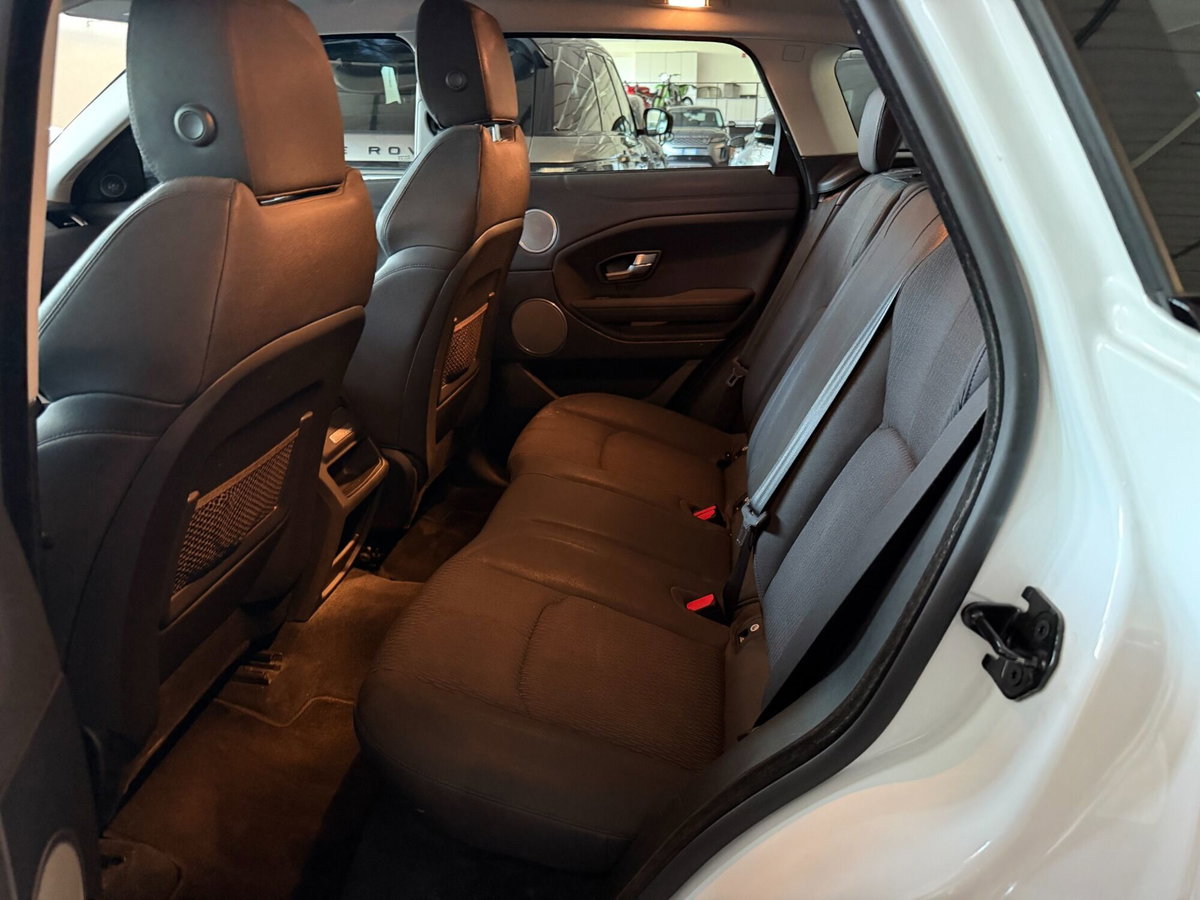 Land Rover Range Rover Evoque 2.0 eD4 5p. Pure (9)
