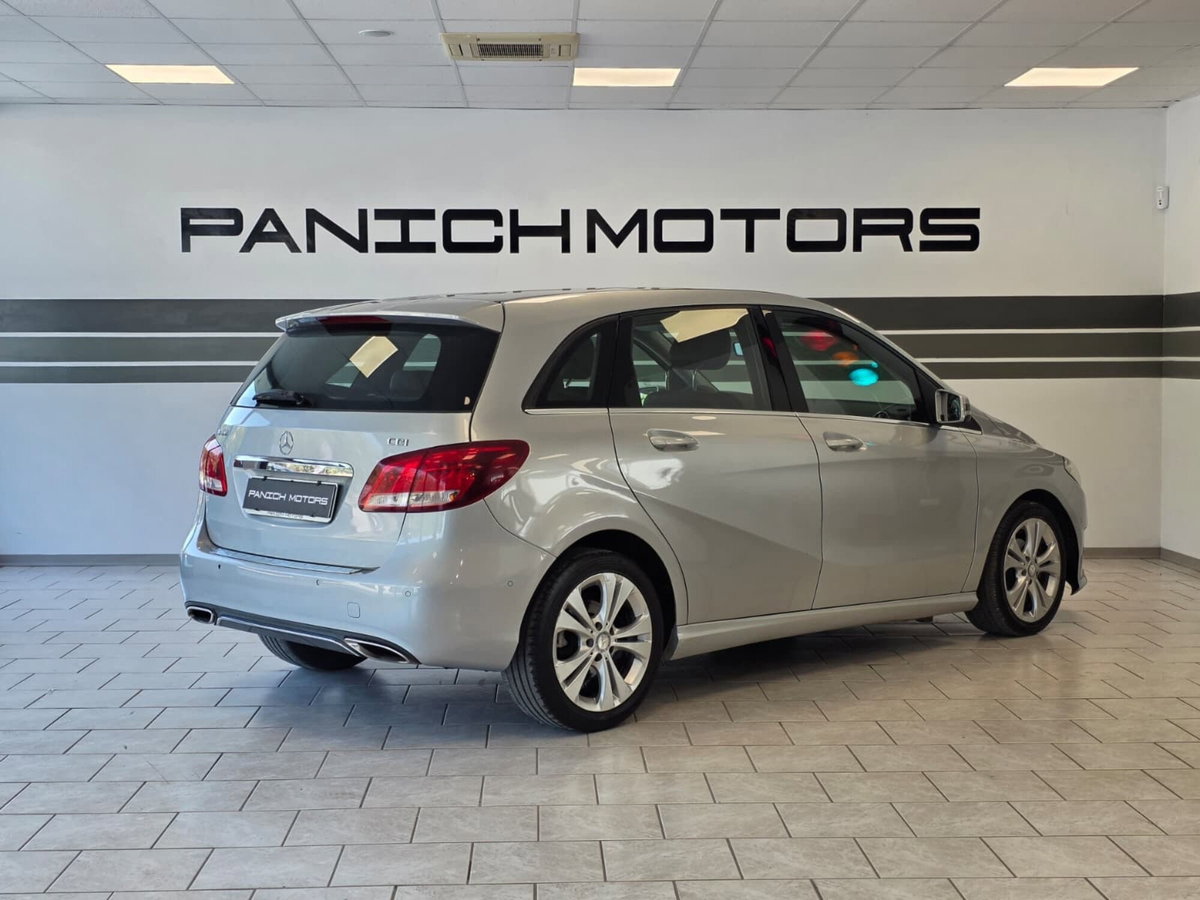 Mercedes-Benz Classe B 180 d Sport (4)