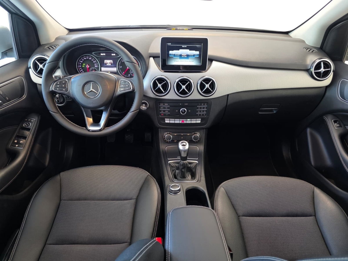 Mercedes-Benz Classe B 180 d Sport (7)