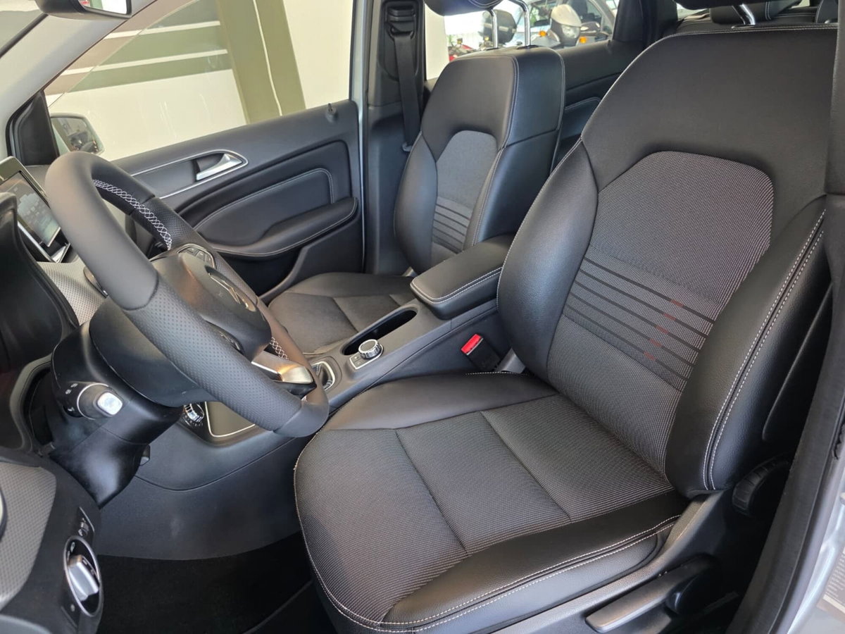 Mercedes-Benz Classe B 180 d Sport (8)