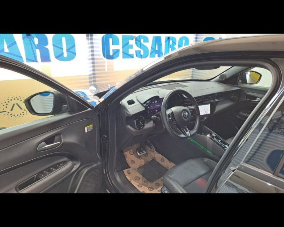 Alfa Romeo Junior 1.2 ibrida Speciale 145cv edct6 (5)