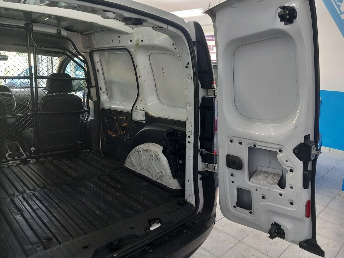 Renault Kangoo Blue dCi 95CV Express Maxi Combi Ice Plus (17)