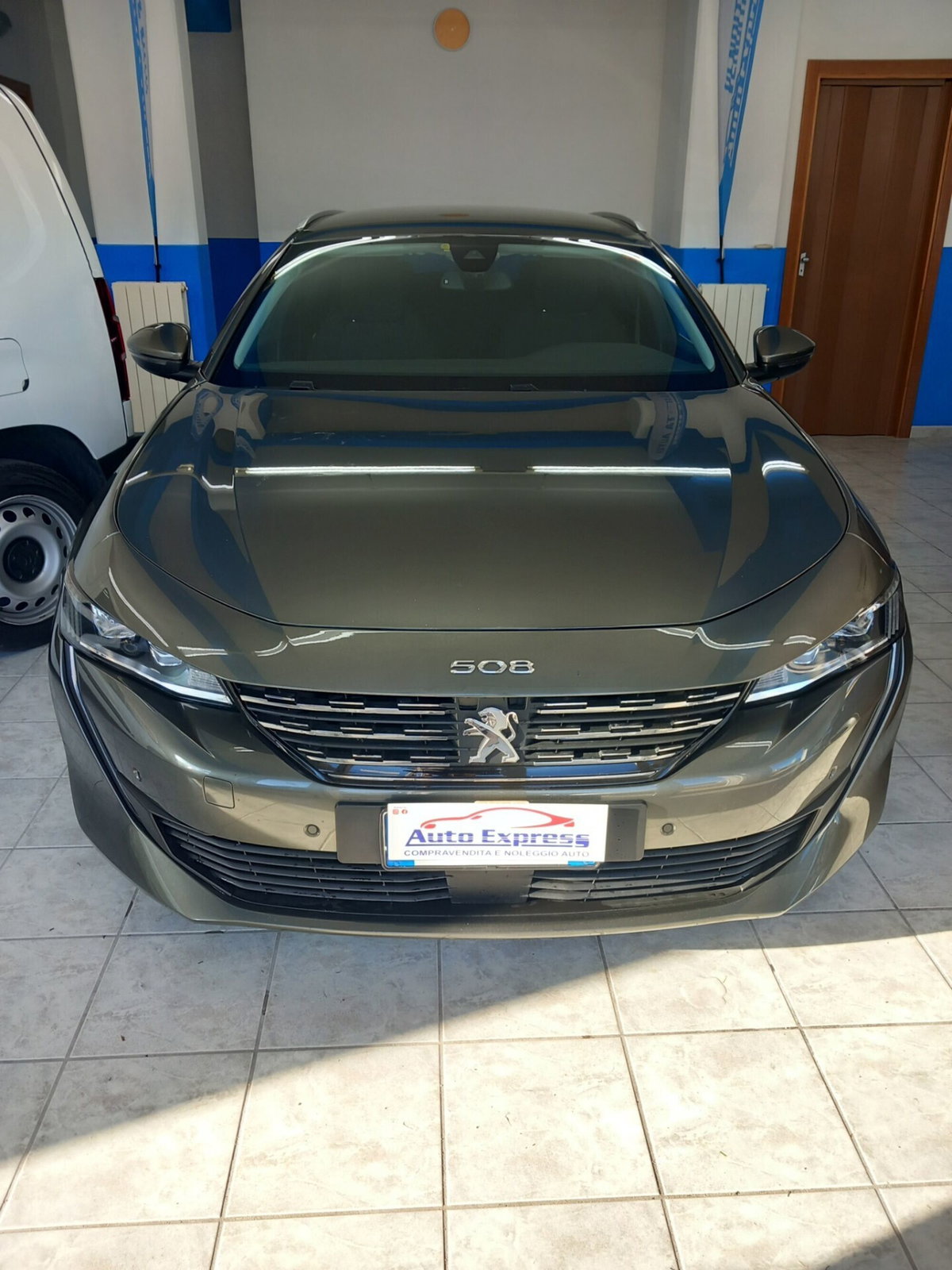 Peugeot 508 SW BlueHDi 130 Stop&Start EAT8 Allure Pack (3)
