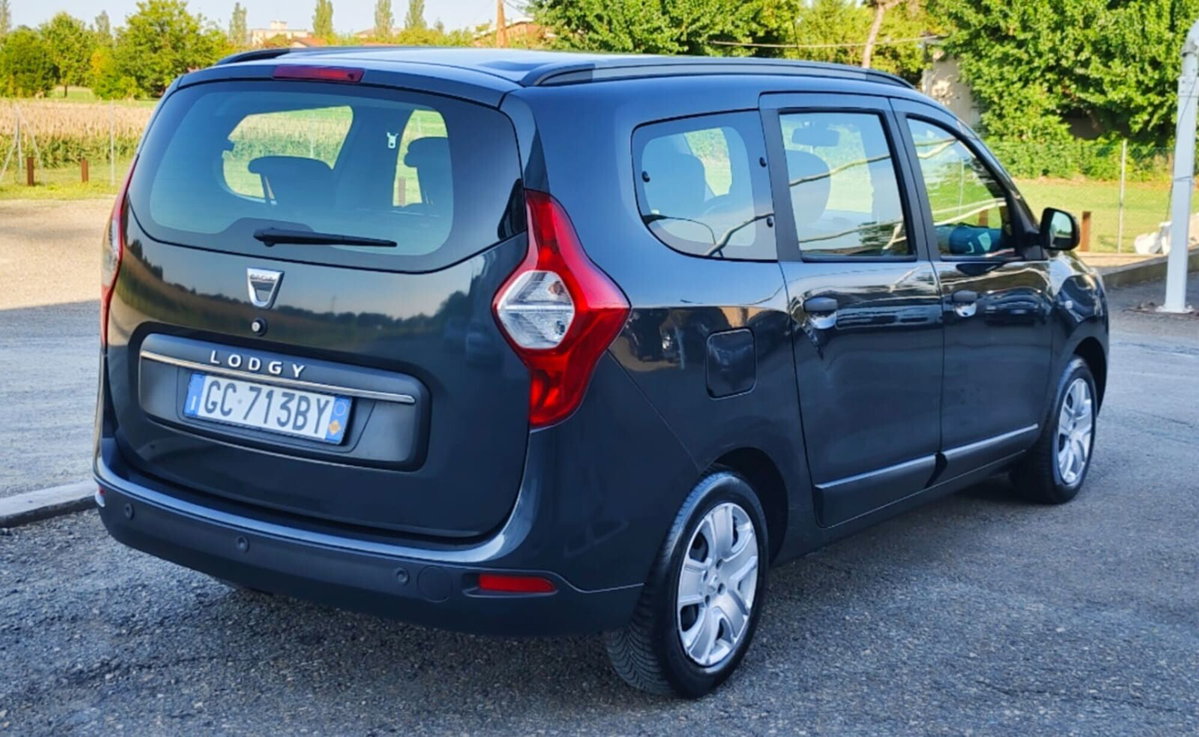 Dacia Lodgy 1.5 Blue dCi 8V 95CV 7 posti Essential (12)