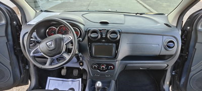Dacia Lodgy 1.5 Blue dCi 8V 95CV 7 posti Essential (19)