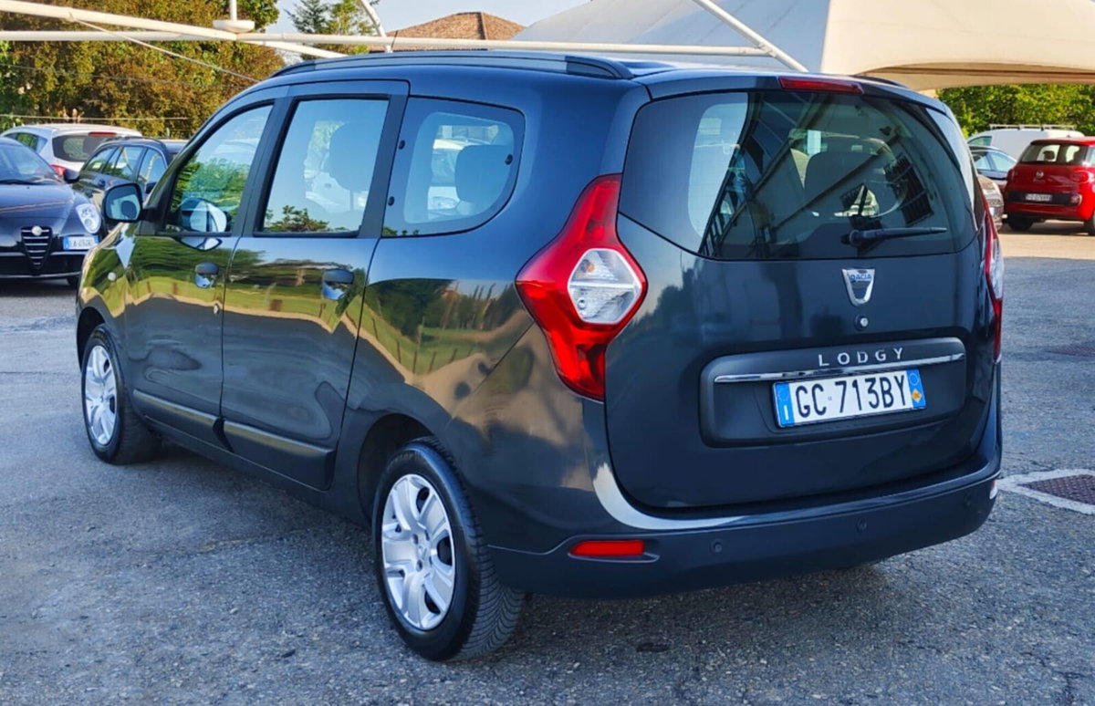 Dacia Lodgy 1.5 Blue dCi 8V 95CV 7 posti Essential (3)