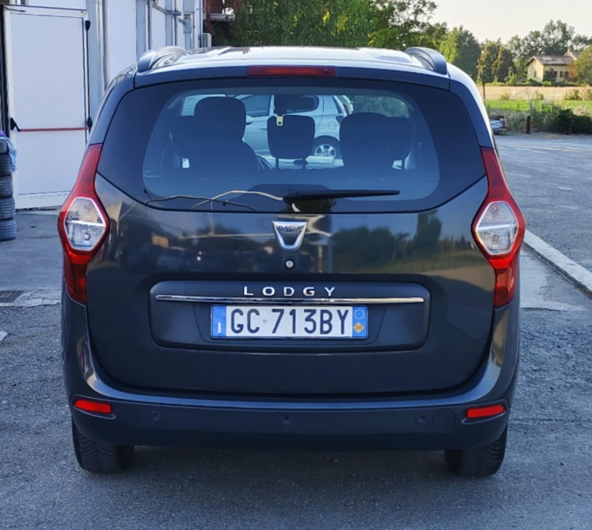 Dacia Lodgy 1.5 Blue dCi 8V 95CV 7 posti Essential (8)