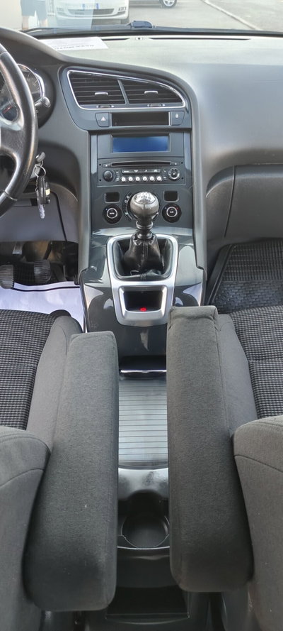 Peugeot 5008 BlueHDi 120 S&S Business (15)