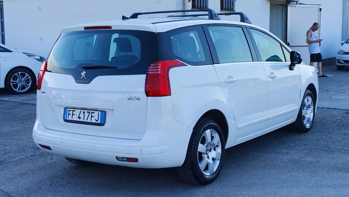 Peugeot 5008 BlueHDi 120 S&S Business (5)