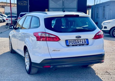 Ford Focus Station Wagon 1.6 TDCi 95 CV SW Titanium (2)