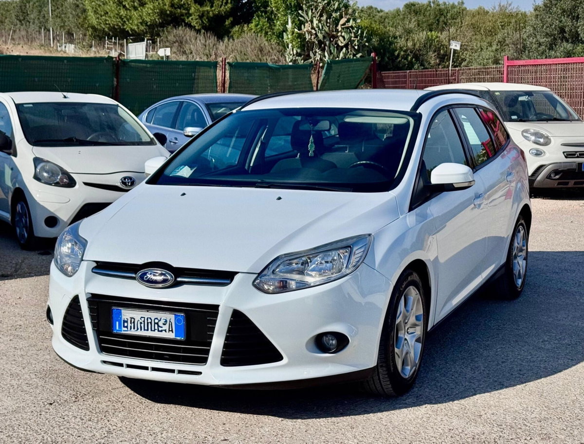 Ford Focus Station Wagon 1.6 TDCi 95 CV SW Titanium (6)