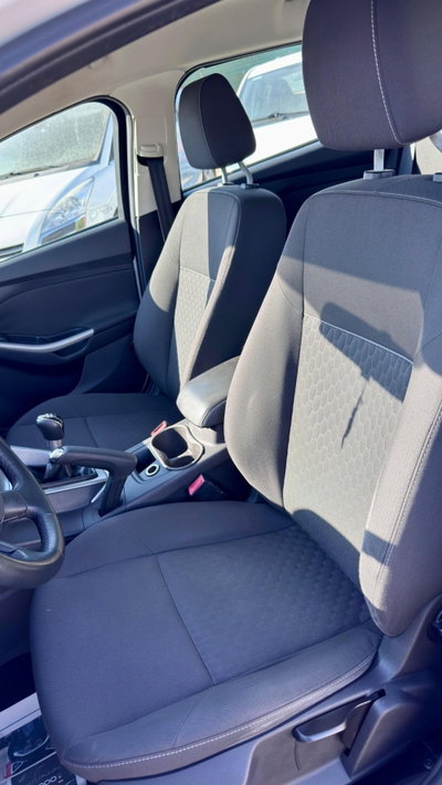 Ford Focus Station Wagon 1.6 TDCi 95 CV SW Titanium (8)