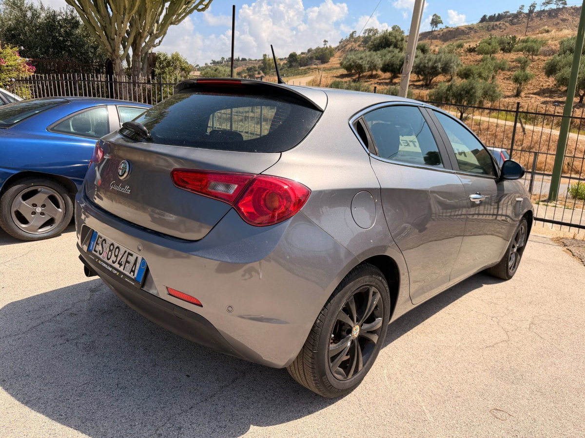 Alfa Romeo Giulietta 1.6 JTDm-2 Progression c/CL (5)