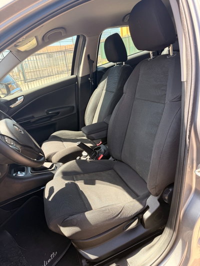Alfa Romeo Giulietta 1.6 JTDm-2 Progression c/CL (9)