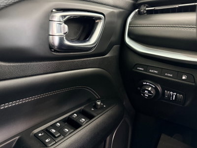 Jeep Compass 1.3 T4 190CV PHEV AT6 4xe Limited (18)