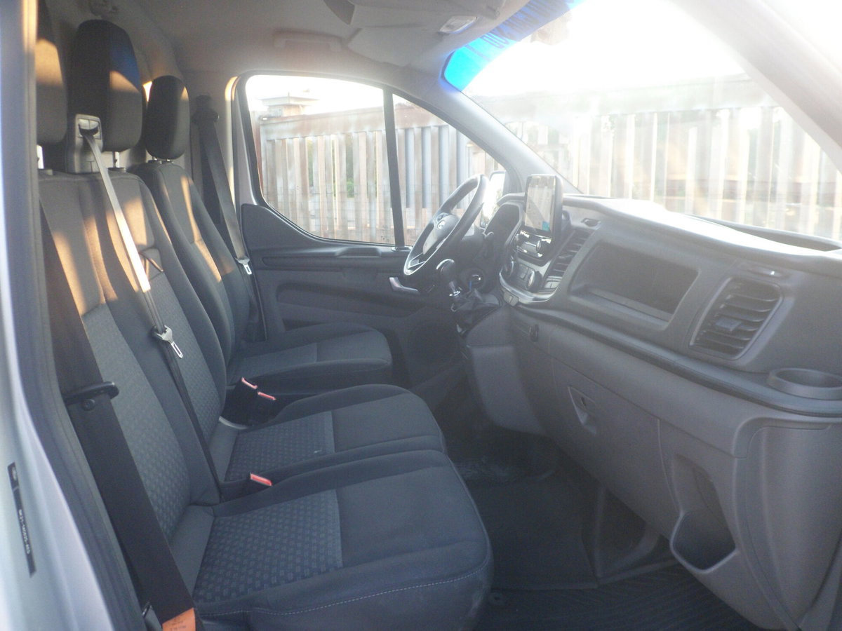 Ford Transit Custom Furgone 340 2.0 EcoBlue 130 PL-DC Furgone Titanium (17)