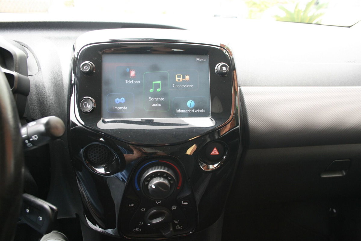 Peugeot 108 72 5 porte Allure (10)